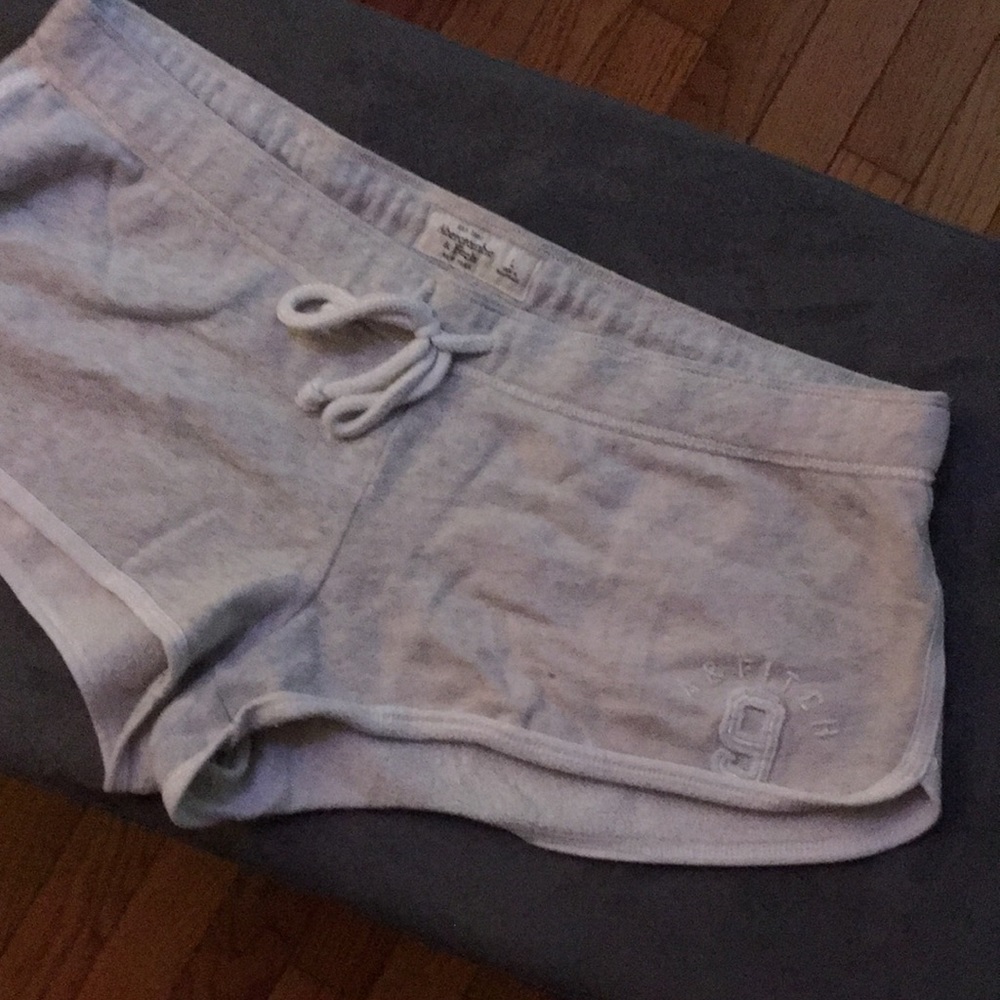 ABERCROMBIE AND FITCH SHORTS